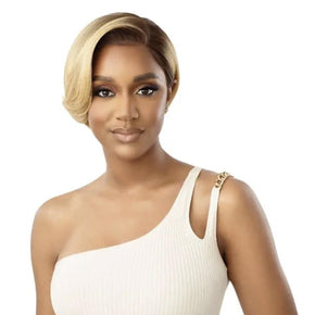 Outre Perfect Hairline Synthetic 13x4 HD Lace Front Wig - LUXY